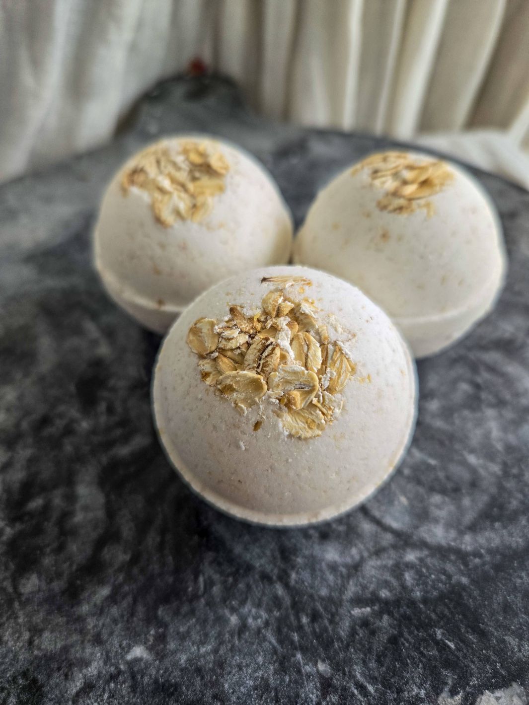 Oat and Honey Natural Bath Bomb