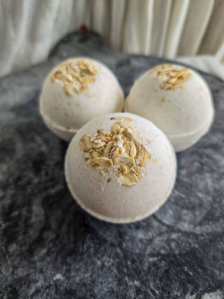 Oat and Honey Natural Bath Bomb